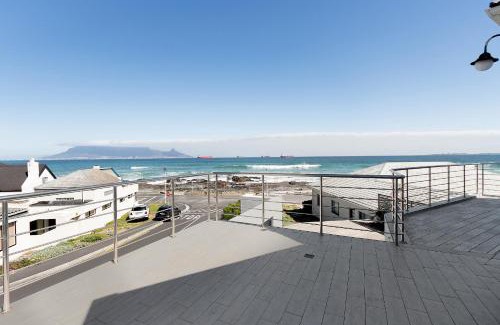 Bloubergstrand Villa | Villa by the Ocean, Blouberg Village