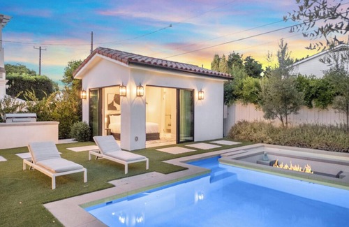 Studio City Villa | Villa Camellia - Charming 5 BR Home in the heart of Studio City