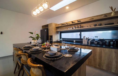 Sunset Road Villa | Villa CanSavina - 3 Rooms - Center Of Seminyak