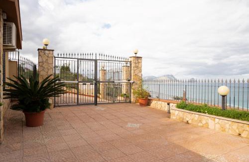 Torre Colonna-sperone Villa | Villa Carilù