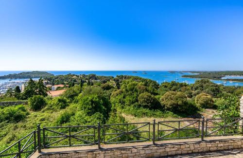Vrsar Villa | Villa Carla- Istrian Stone Villa with Sea View