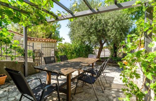 Vrsar Villa | Villa Carla- Istrian Stone Villa with Sea View