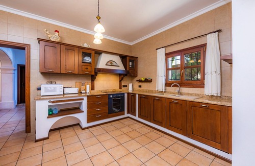 Felanitx Villa | Villa "Cas Cuni" with Pool, Terrace & Wi-Fi