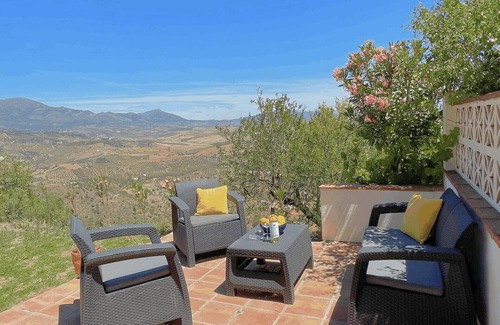 Guaro Villa | Villa Casa del Barco with pool and stunning views