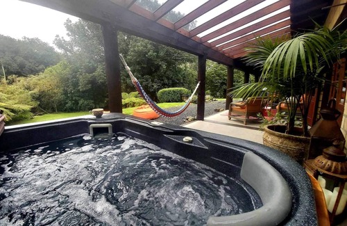 Katikati House | ‘Villa Casa Maria’ Luxury Tuscan Villa