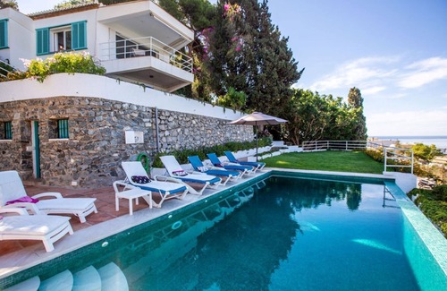 Almunecar Villa | Villa "Casa San Cayetano" with Sea View, Pool, Garden, Terrace and Balcony