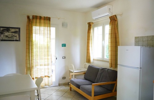 Lacona Villa | Villa Casaisoladelba 80 m. from the beach in park, parking, wi-fi, AirC