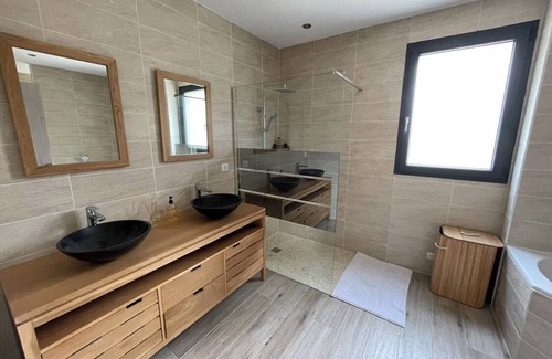 Caseneuve House | Villa caseneuve