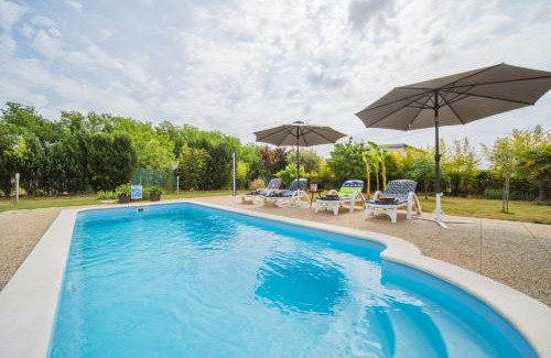 Musalez Villa | Villa Chiara with Private Pool and garden