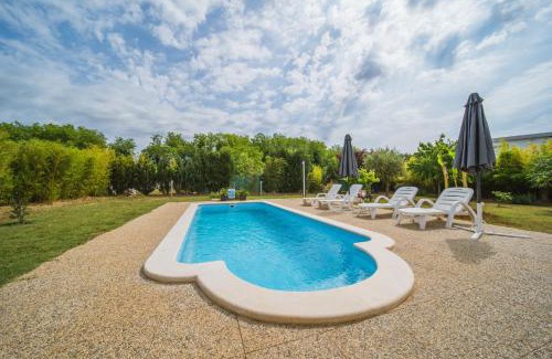 Musalez Villa | Villa Chiara with Private Pool and garden