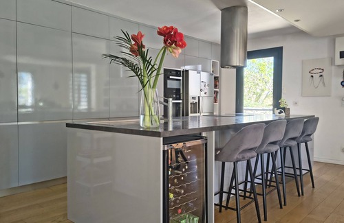 Mont Duplan Villa | VILLA CITY CENTER HEATED INDOOR POOL