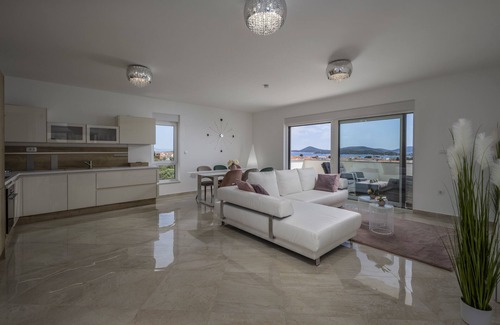 Tribunj Villa | Villa Colin Tribunj- Moderne Villa mit Einem Herrlichen Meerblick