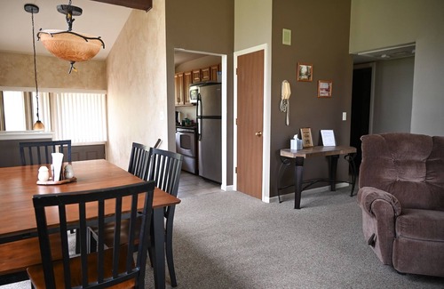 Lake Geneva Condo | Villa Como at Interlaken |Short Walk to Beach |Pool |Gas Fireplace |Ski at Alpine or Grand Geneva