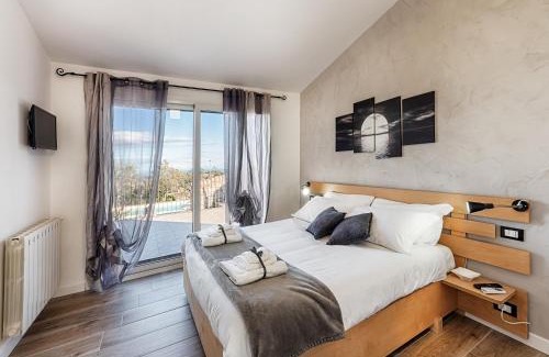Ragusa House | Villa con Piscina Relax e Free Parking