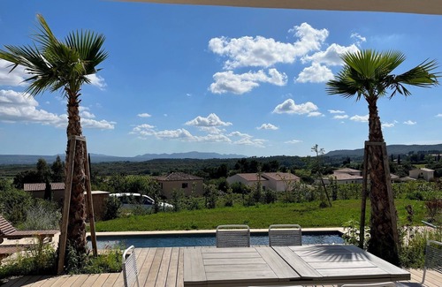 Puyloubier Villa | Villa contemp. 210m2 near Aix en Provence Ste-Victoire superb view Swimming pool