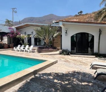 Raquet Club House | Villa Convivencia