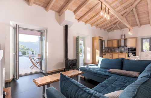 Limni House | Villa Dafni | private pool - country views - BBQ