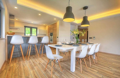 Baderna Villa | Villa Dahlia Belle with Pool