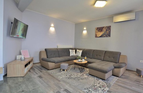 Sveta Nedelja Villa | Villa Daris