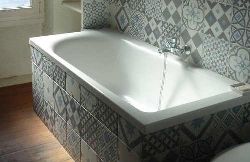 Laluque Bed & Breakfast | Villa de Charme "la Landaise", Coeur de Village, Jardin, Piscine, Océan : 25 min