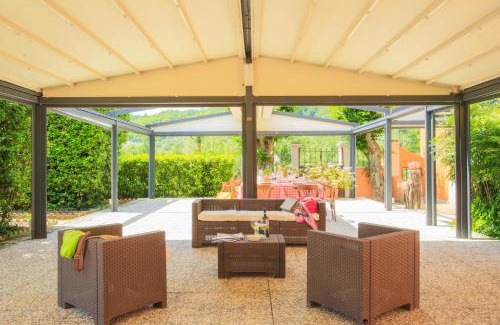 Pistoia Apartment | Villa De Fiori 14 sleeps by Tuscanhouses