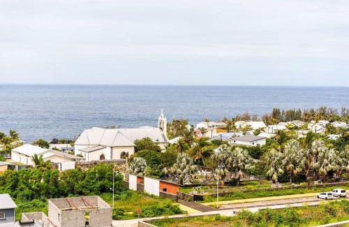 Grand Bois Villa | VILLA DEL SOL classée 4 étoiles - Magnifique Villa avec piscine 3 chambres et vue mer à ST PIERRE Grand Bois