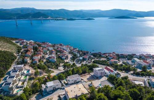 Komarna Villa | Villa Delux View