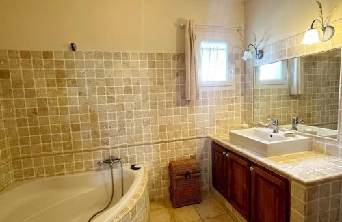 Bellegarde Villa | Villa des Antonins