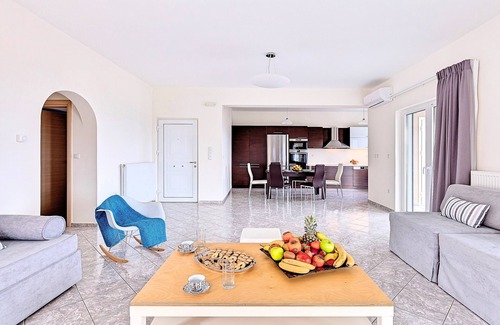 Kournas Villa | Villa di Giorgio Heated Pool