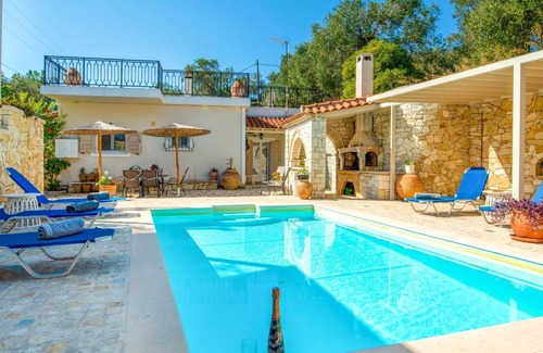 Koutsi Villa | Villa Divista in Paxi