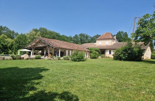 Lavergne Villa | Villa 'Domaine Cassin 47 - Lavergne' with private pool, private terrace and Wi-Fi