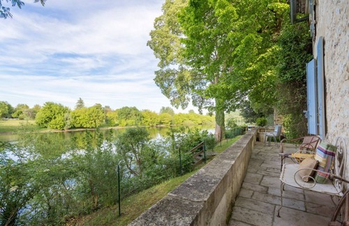 Flaujagues Villa | Villa Du Fleuve - Four Bedroom Villa, Sleeps 8