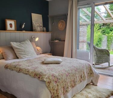 Saint Laurent de la Pree Bed & Breakfast | Villa du Bois Lilas