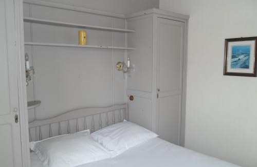 Les Baumettes Hotel | Villa Eden