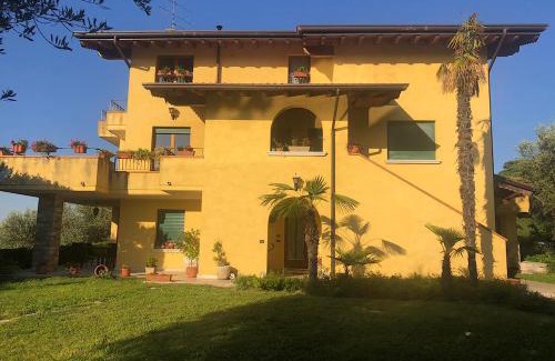 Manerba del Garda House | Villa Elena appartamento in villa