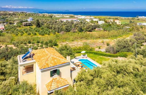 Pigianos Kampos Villa | Villa Eleni Helios - Three Bedroom Villa, Sleeps 7