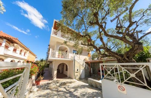 Alikanas Villa | Villa Eleni - Maisonette with Ocean panorama terrace