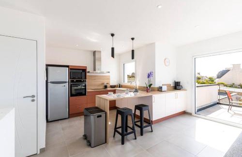 Sibiril Villa | Villa ELISA Piscine Intérieure partagée chauffée à 29 degrés à 100m de la plage