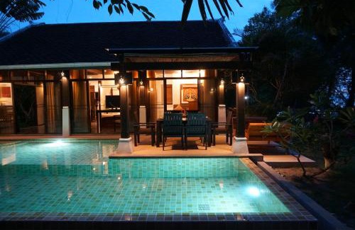 Koh Samui Villa | Villa Emerald Sand - Beach Front 4 Bed Pool Villa