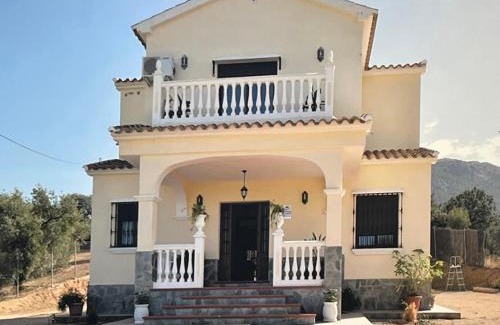 Villanueva del Trabuco Villa | Villa en lo alto del monte