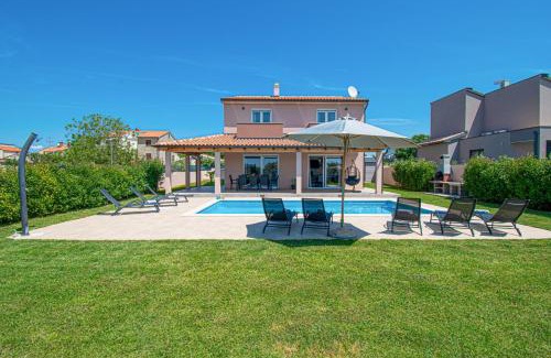 Sikici Villa | Villa Enjoy mit privatem Pool, by Istrabook