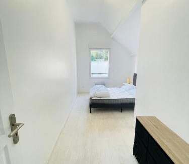 Coupvray Apartment | Villa Épure - 10 min Disneyland - 6 people