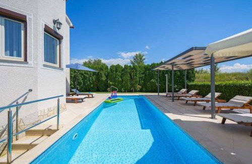 Zbandaj Villa | Villa Eufemia by Briskva