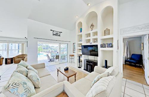 Yacht Club House | Villa Euphoria