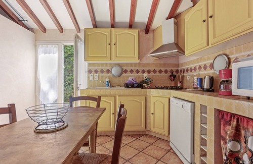 Hyeres Villa | Villa "Fanny" with Shared Pool, Private Terrace and Wi-Fi