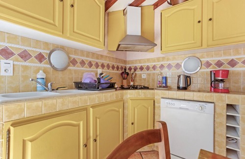 Hyeres Villa | Villa "Fanny" with Shared Pool, Private Terrace and Wi-Fi