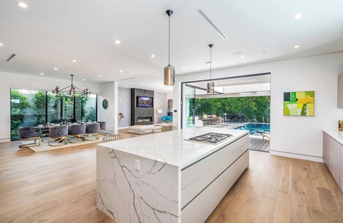Beverly Hills Villa | Villa Fendi By LuxJB 🏆 Heated Pool Jacuzzi 🏆 Gym 🏆 Rooftop Deck
