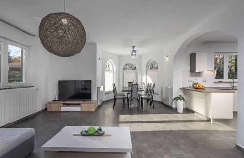 Kapelica Villa | Villa Filleona, Labin, Croatia