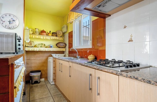 Deltebre Villa | Villa 'Fina' with Private Pool, Wi-Fi and Air Conditioning