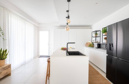 Arenella Villa | Villa Finestrella, Seafront with pool